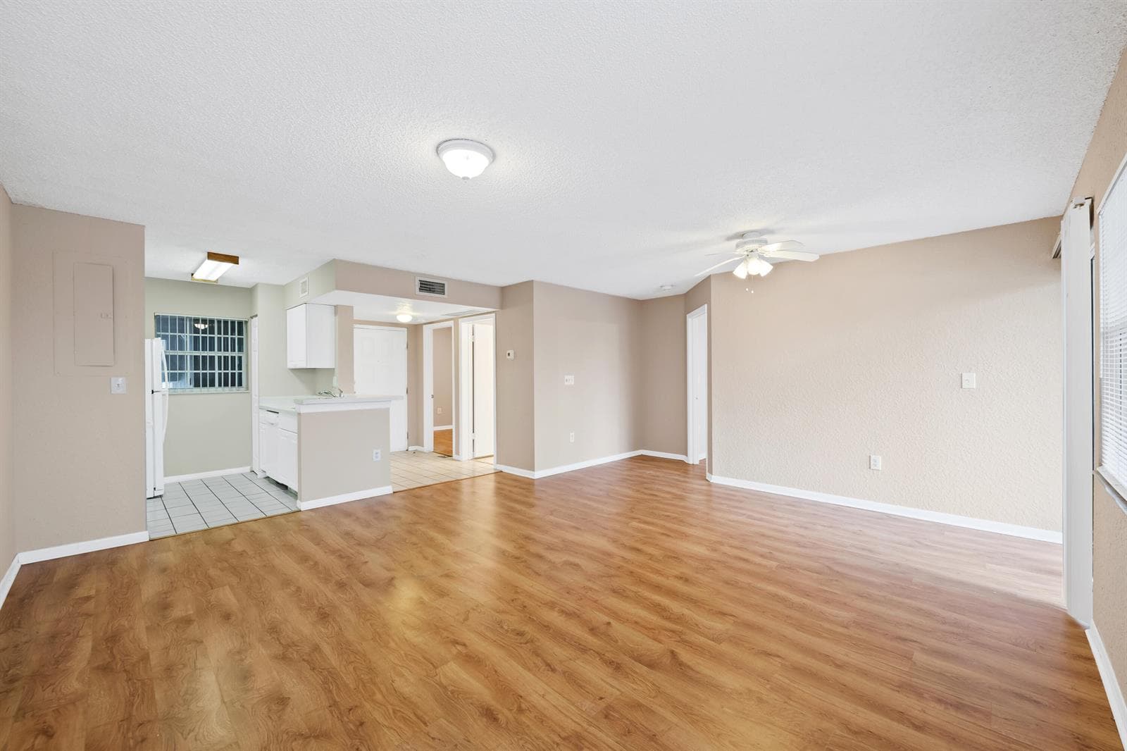 2861 N Oakland Forest Drive 202 photo 6