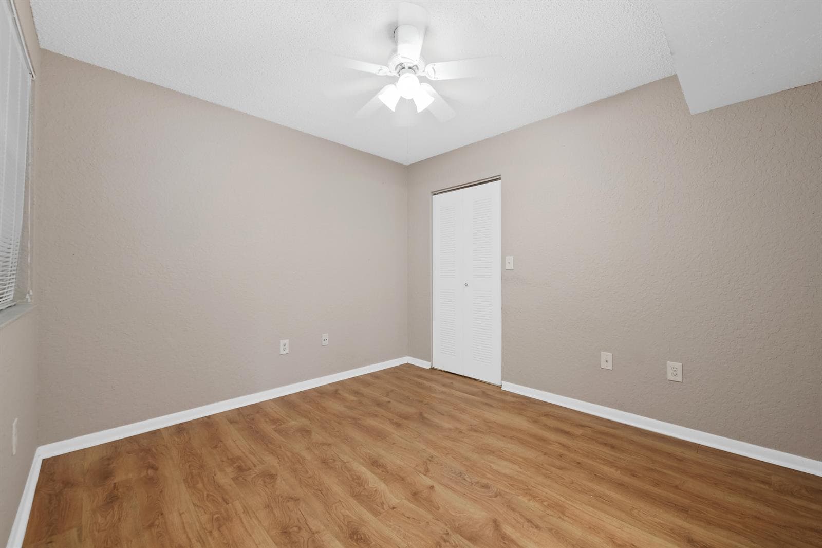 2861 N Oakland Forest Drive 202 photo 16