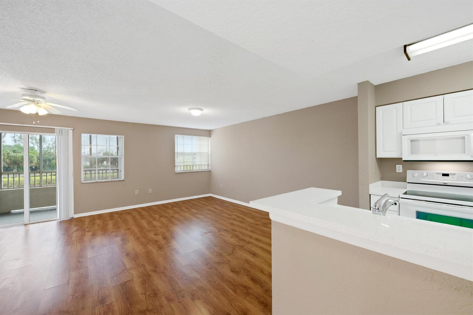 2861 N Oakland Forest Drive 202 photo 5