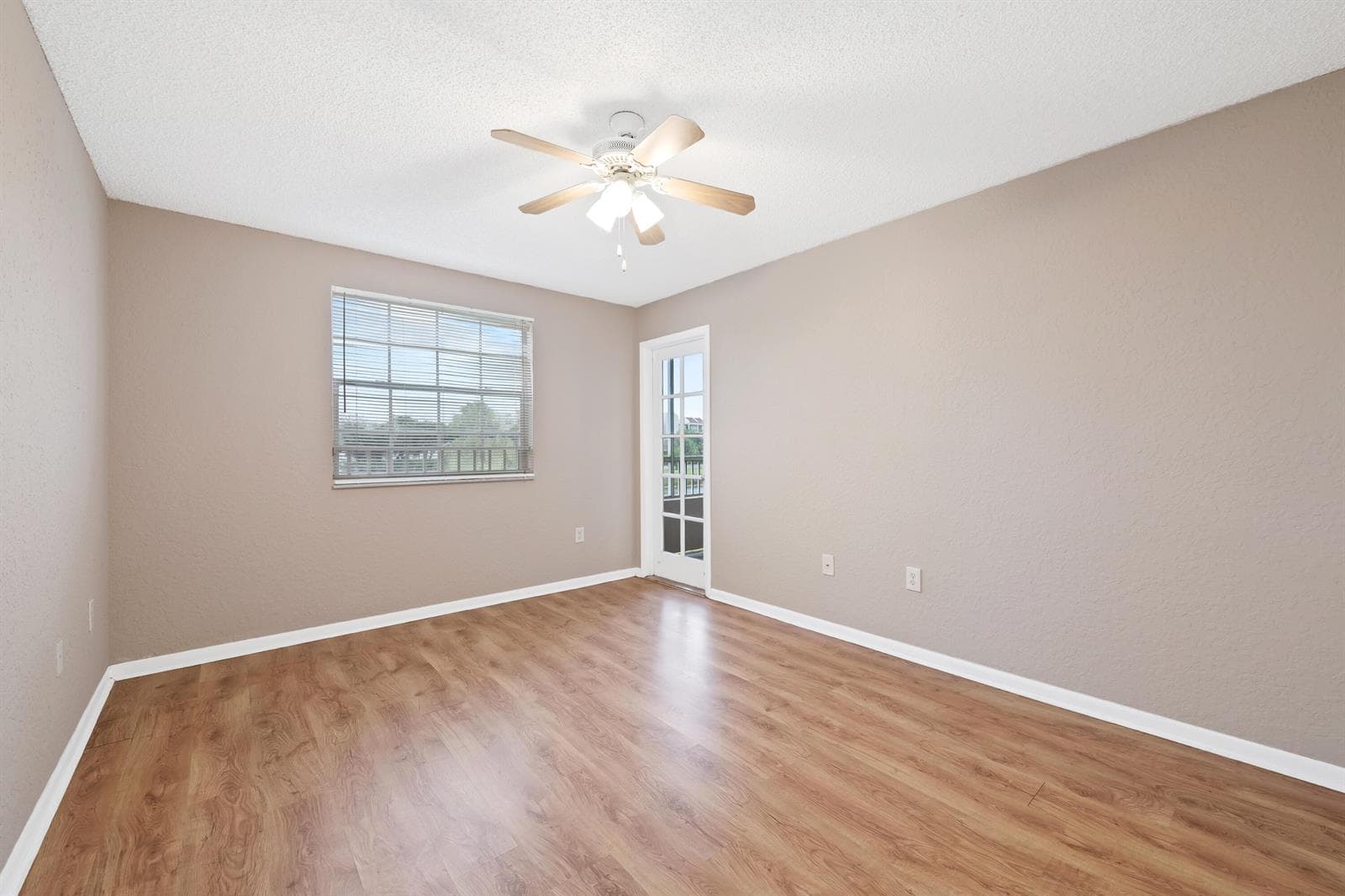 2861 N Oakland Forest Drive 202 photo 11