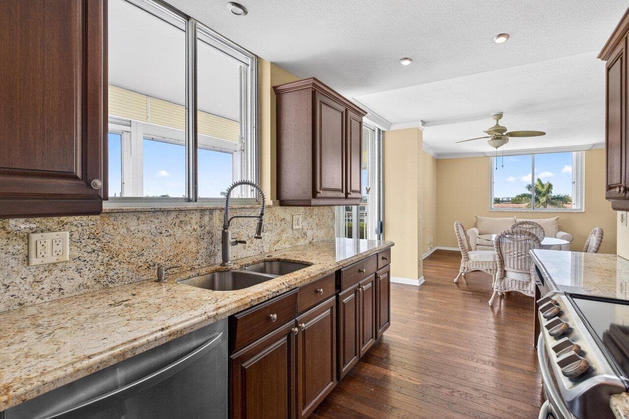 2000 S Ocean Boulevard 403 photo 17