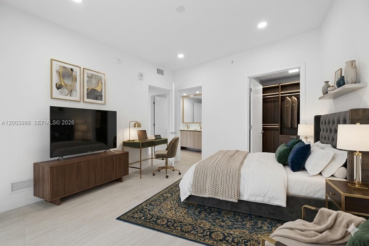 77 SE 5th Street 3005 photo 13