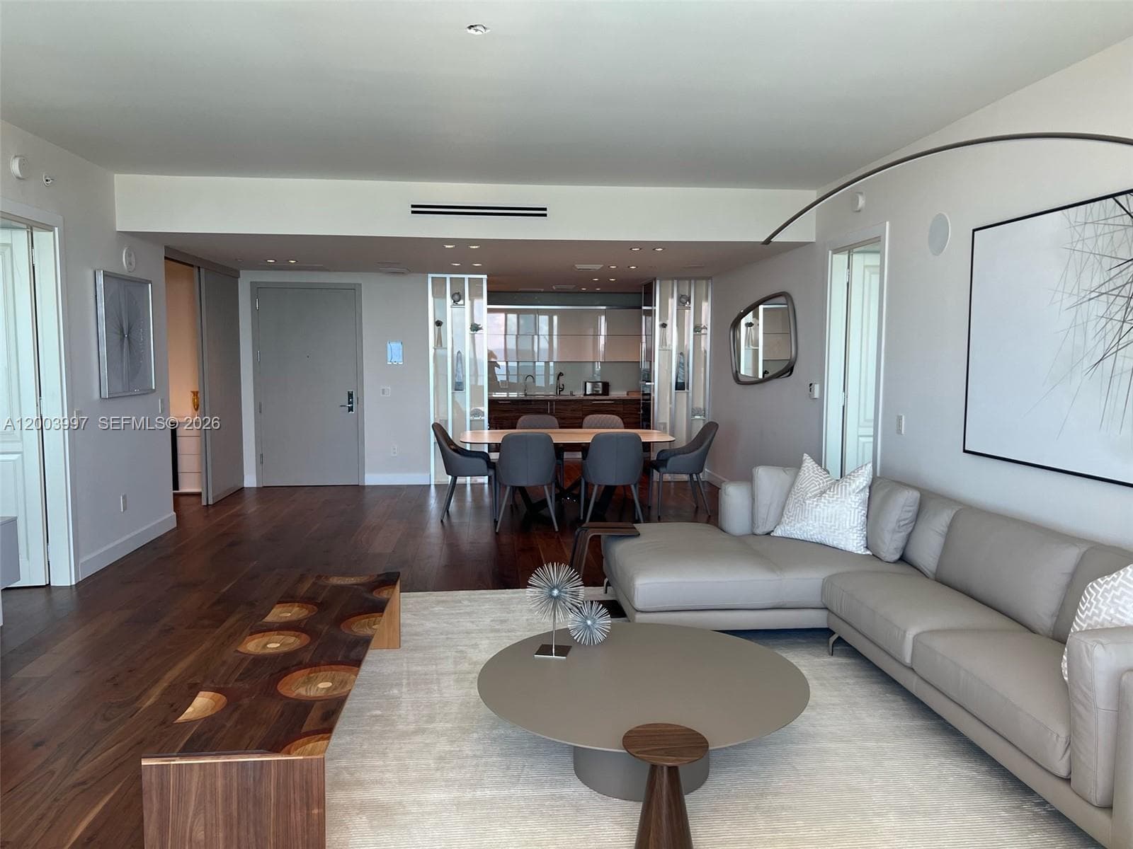 360 Ocean Dr 604S photo 4