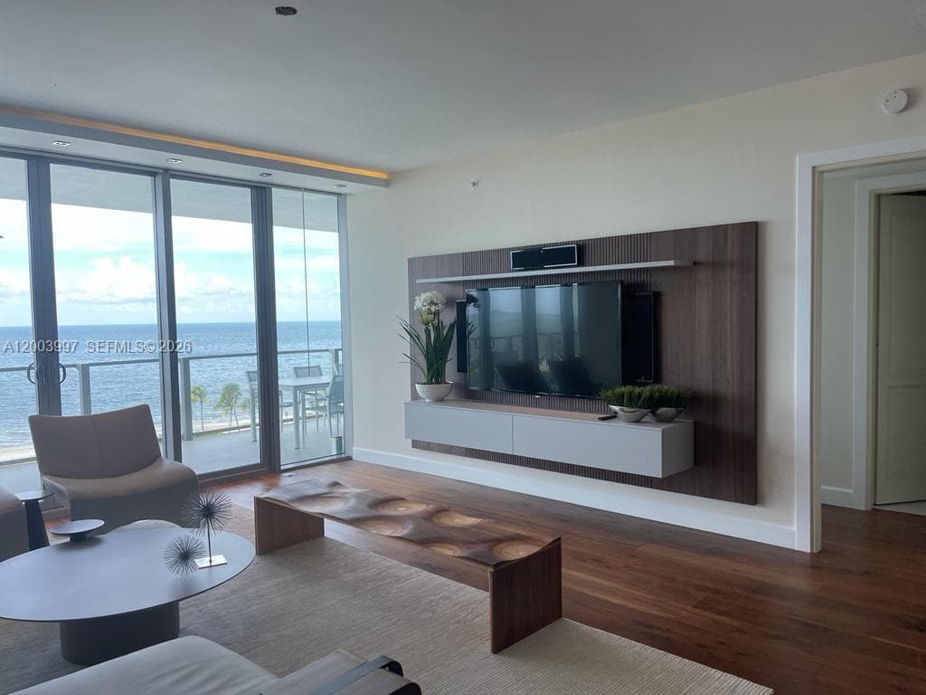 360 Ocean Dr 604S photo 8