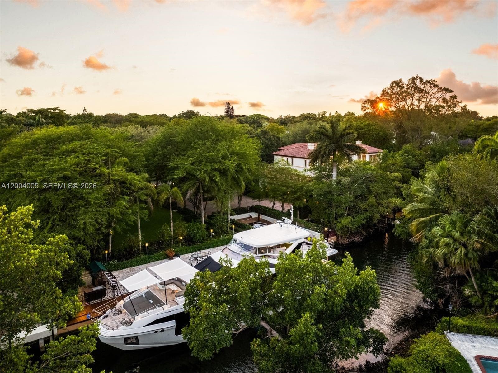 255 Cocoplum Rd photo 1