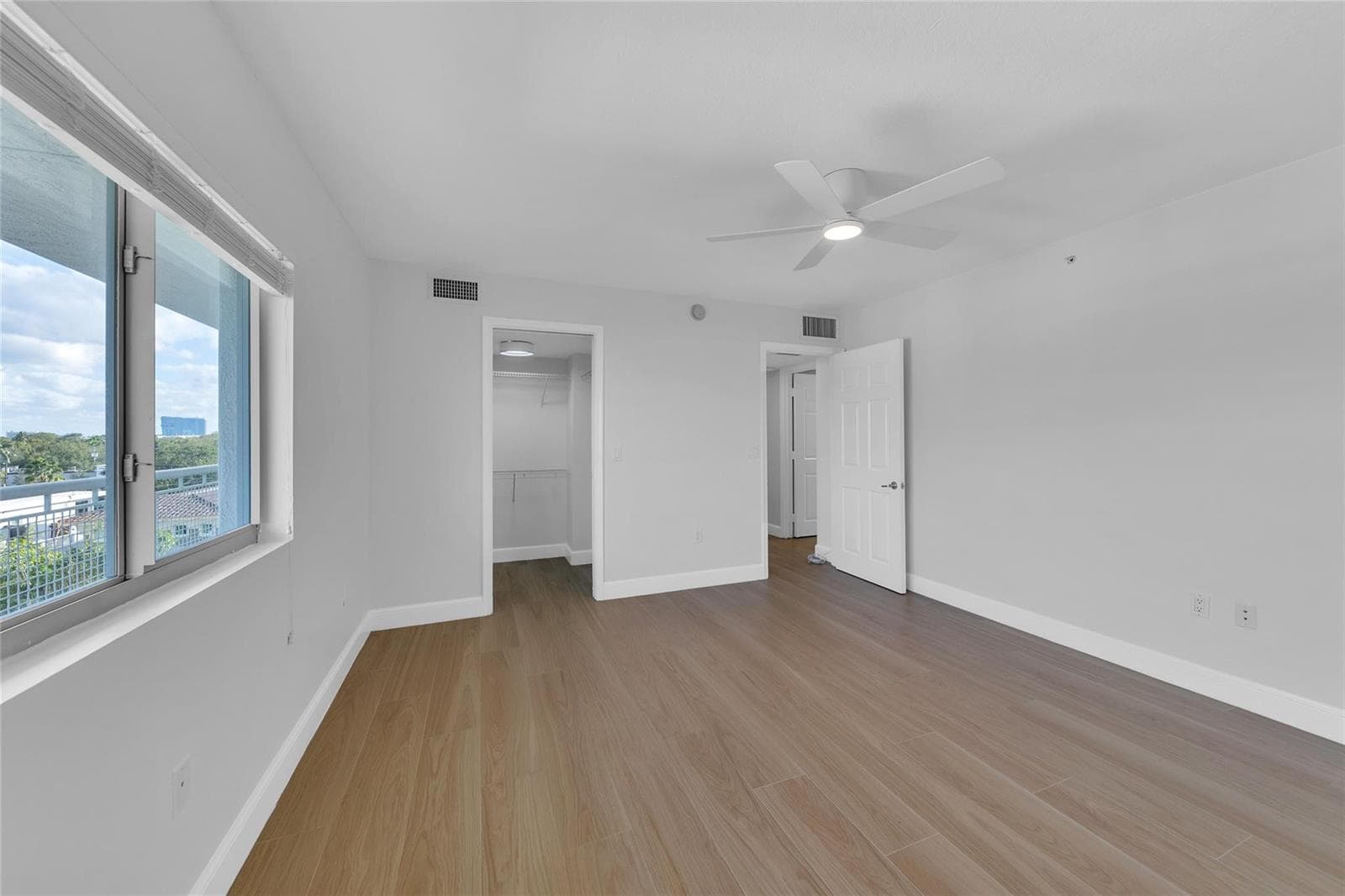 900 SE 2nd Street 502 photo 22