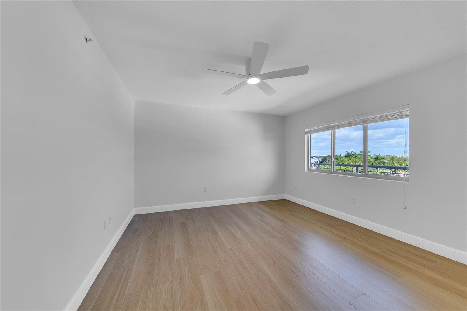 900 SE 2nd Street 502 photo 21