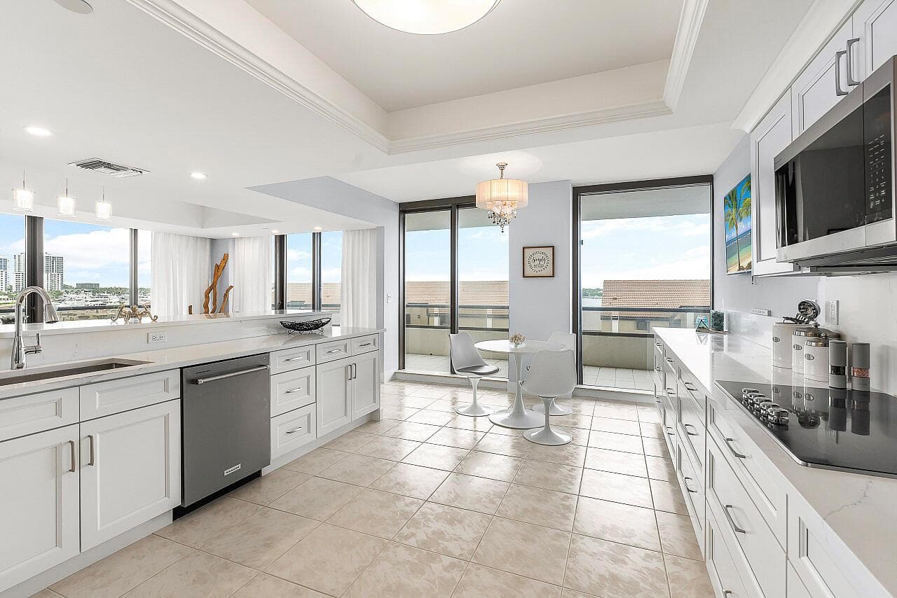 100 Lakeshore Drive 252 photo 10