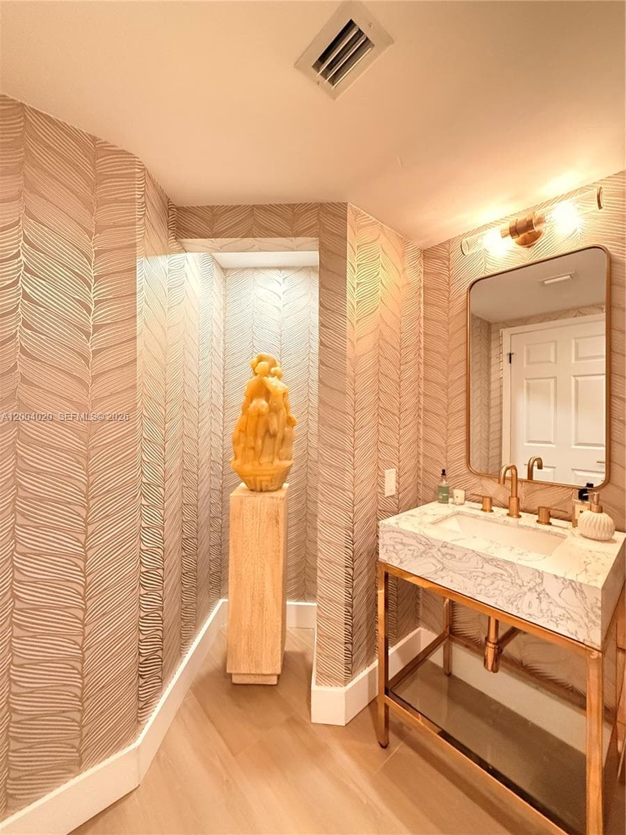 20185 Country Club Dr 1907 photo 23