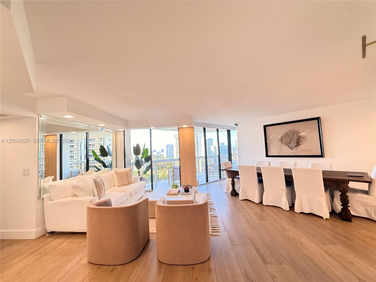 20185 Country Club Dr 1907 photo 4