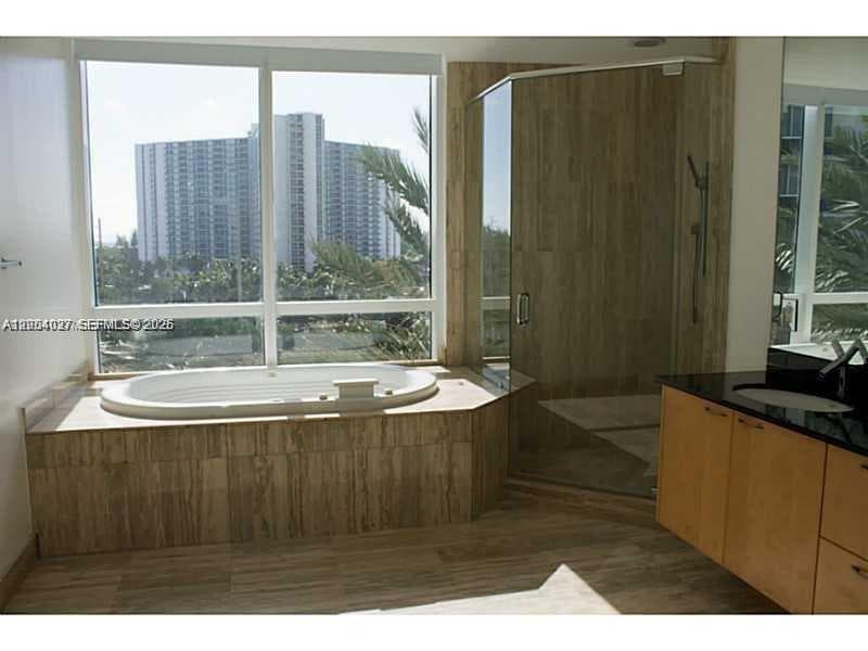 16001 Collins Ave 406 photo 5