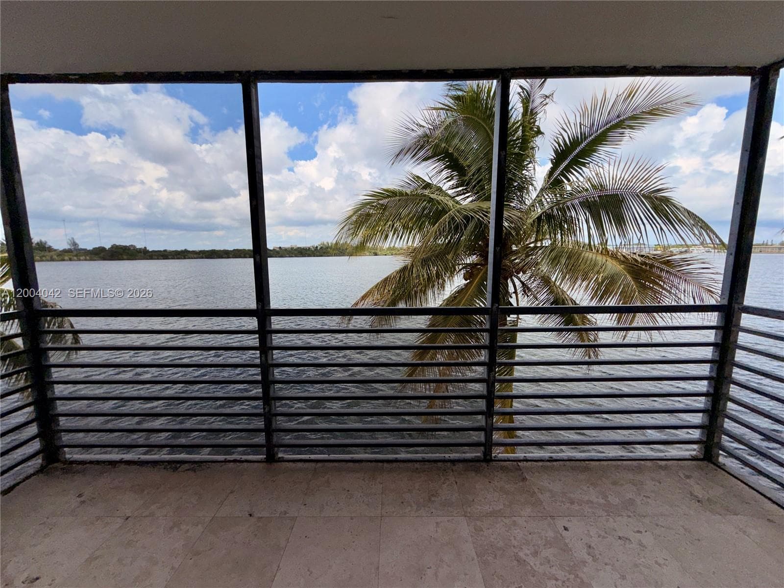 1075 Miami Gardens Dr 306 photo 6