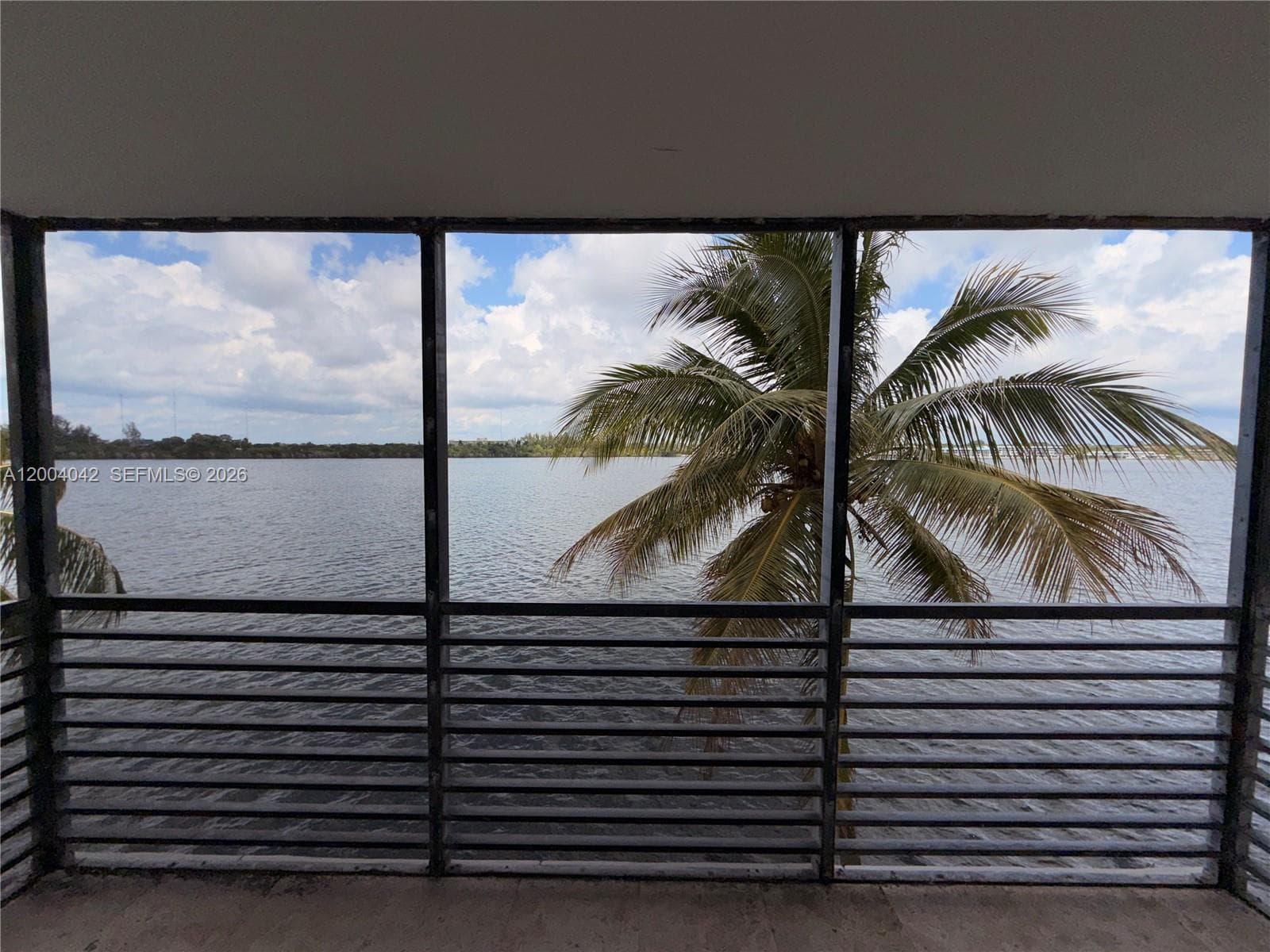 1075 Miami Gardens Dr 306 photo 17