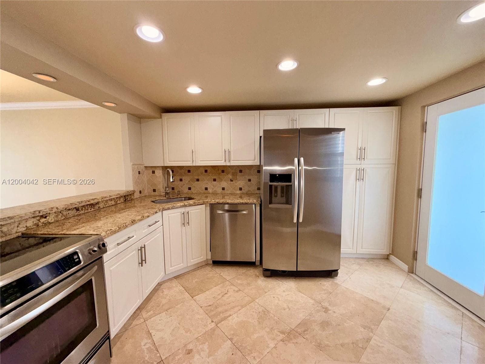 1075 Miami Gardens Dr 306 photo 1