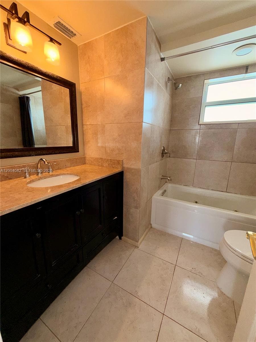 1075 Miami Gardens Dr 306 photo 11