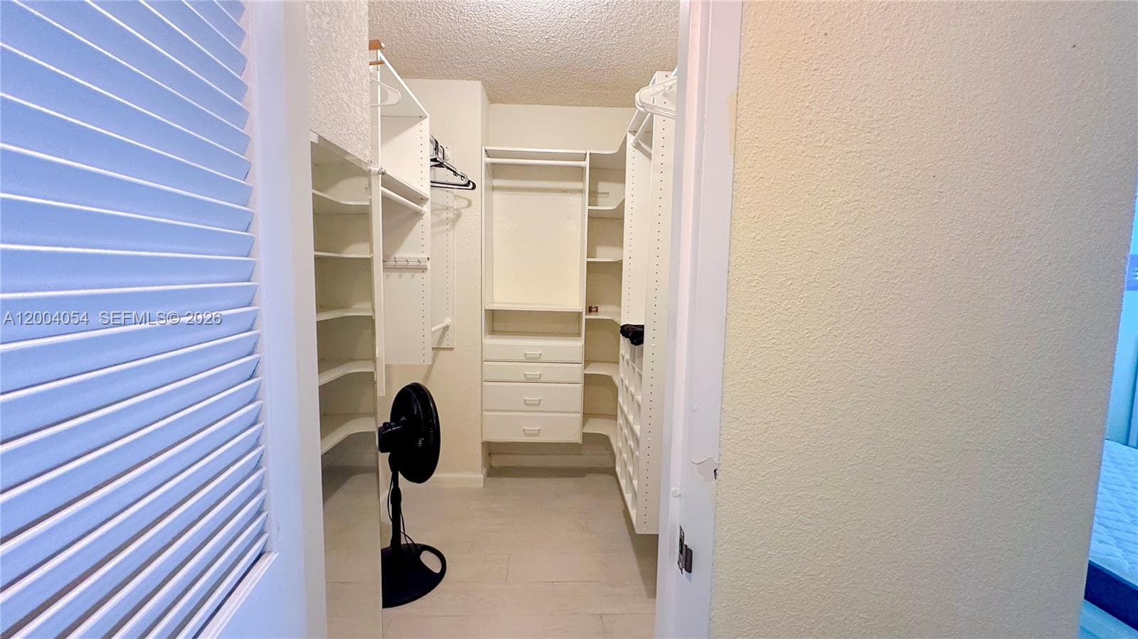 2501 Ocean Dr 820 photo 6