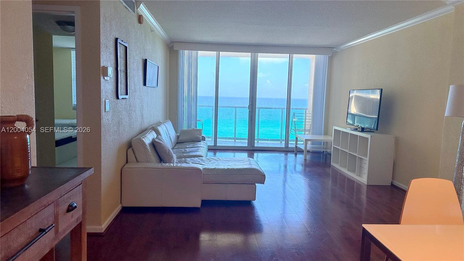 2501 Ocean Dr 820 photo 9