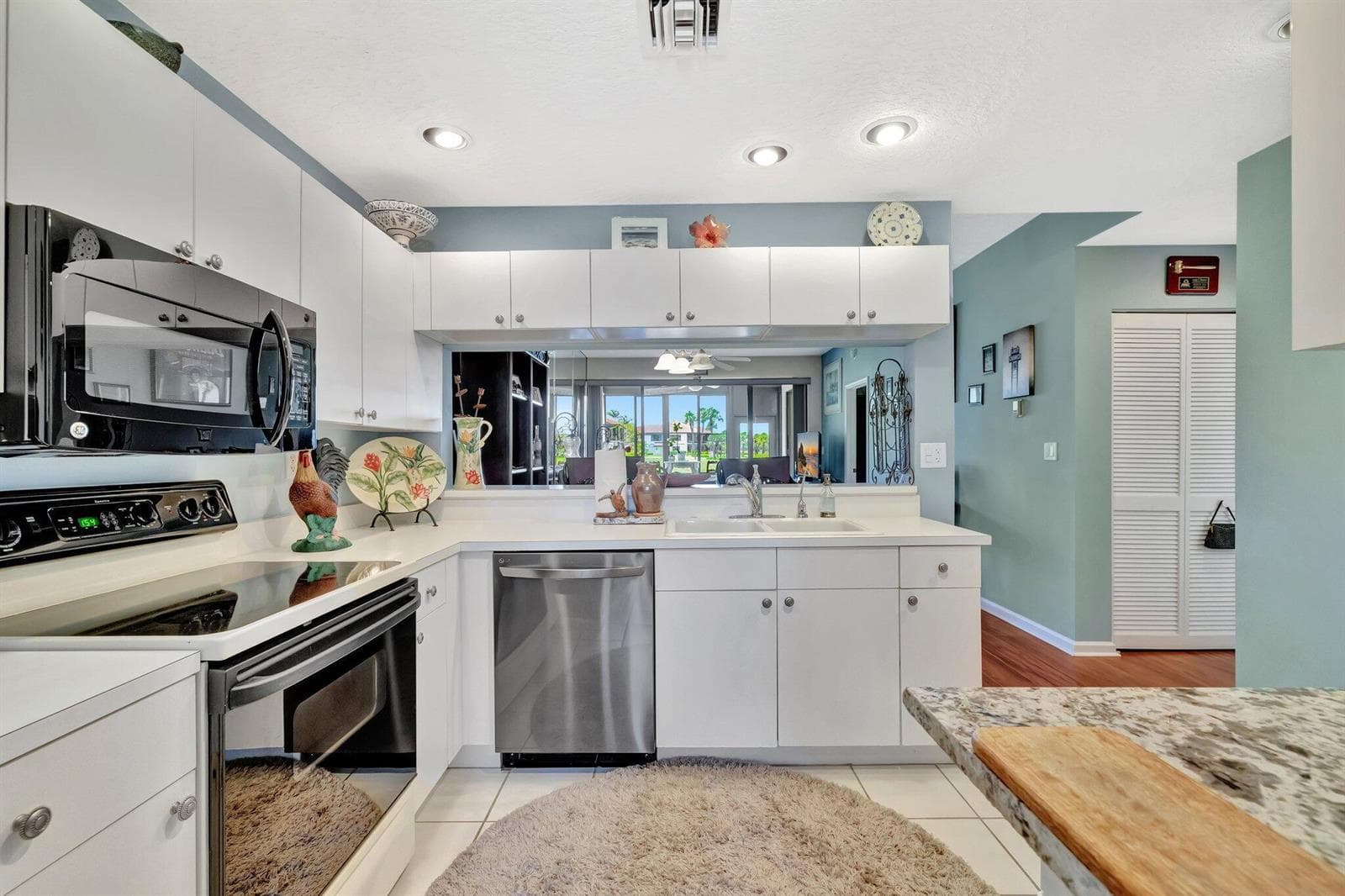 6062 SE Landing Way 2 photo 8