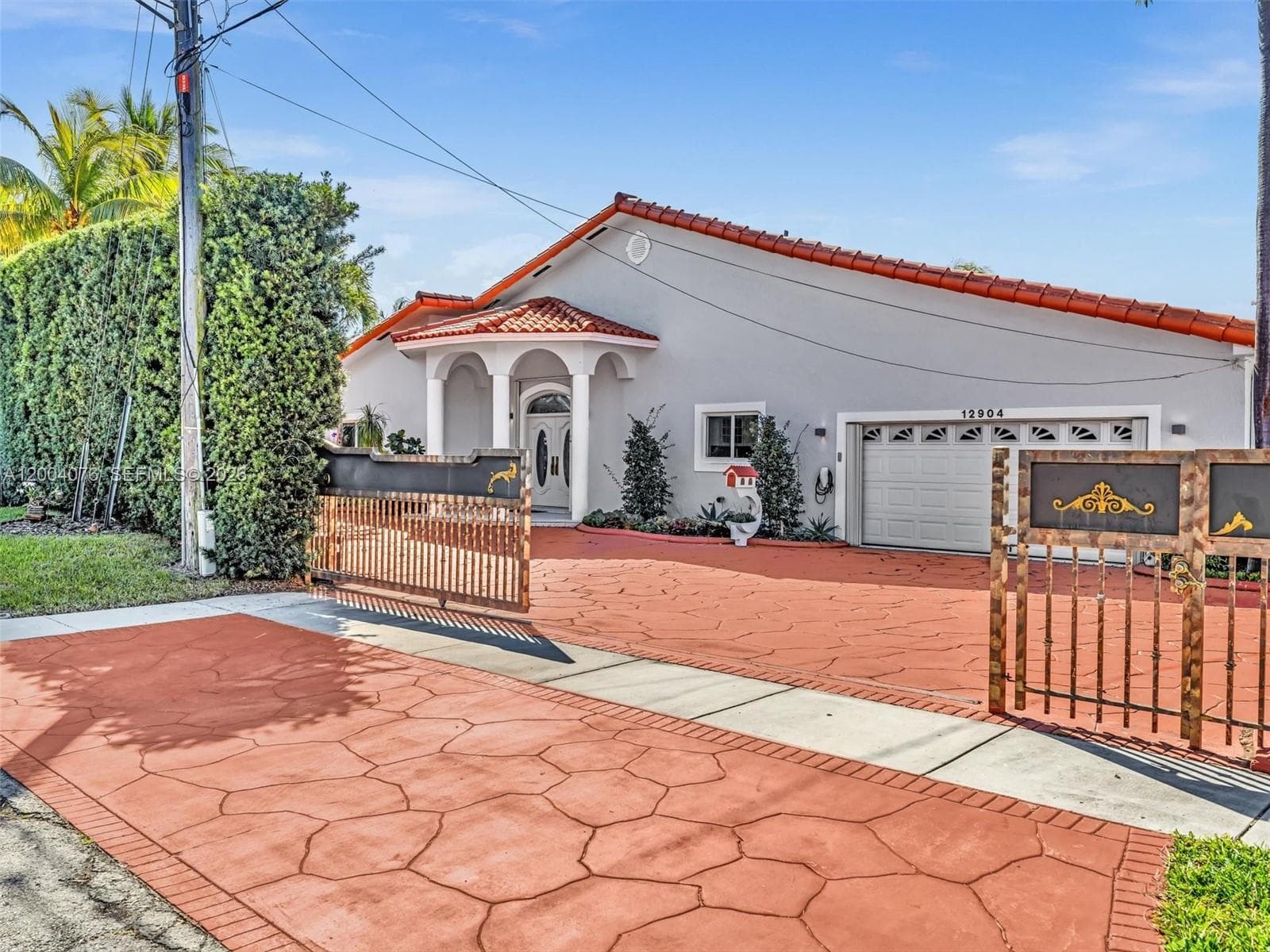12904 Banyan Rd photo 2
