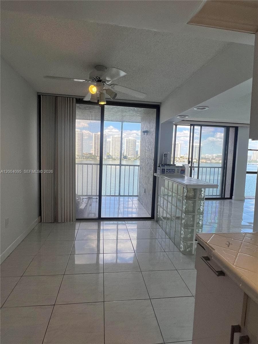 17500 N Bay Rd S907 photo 5
