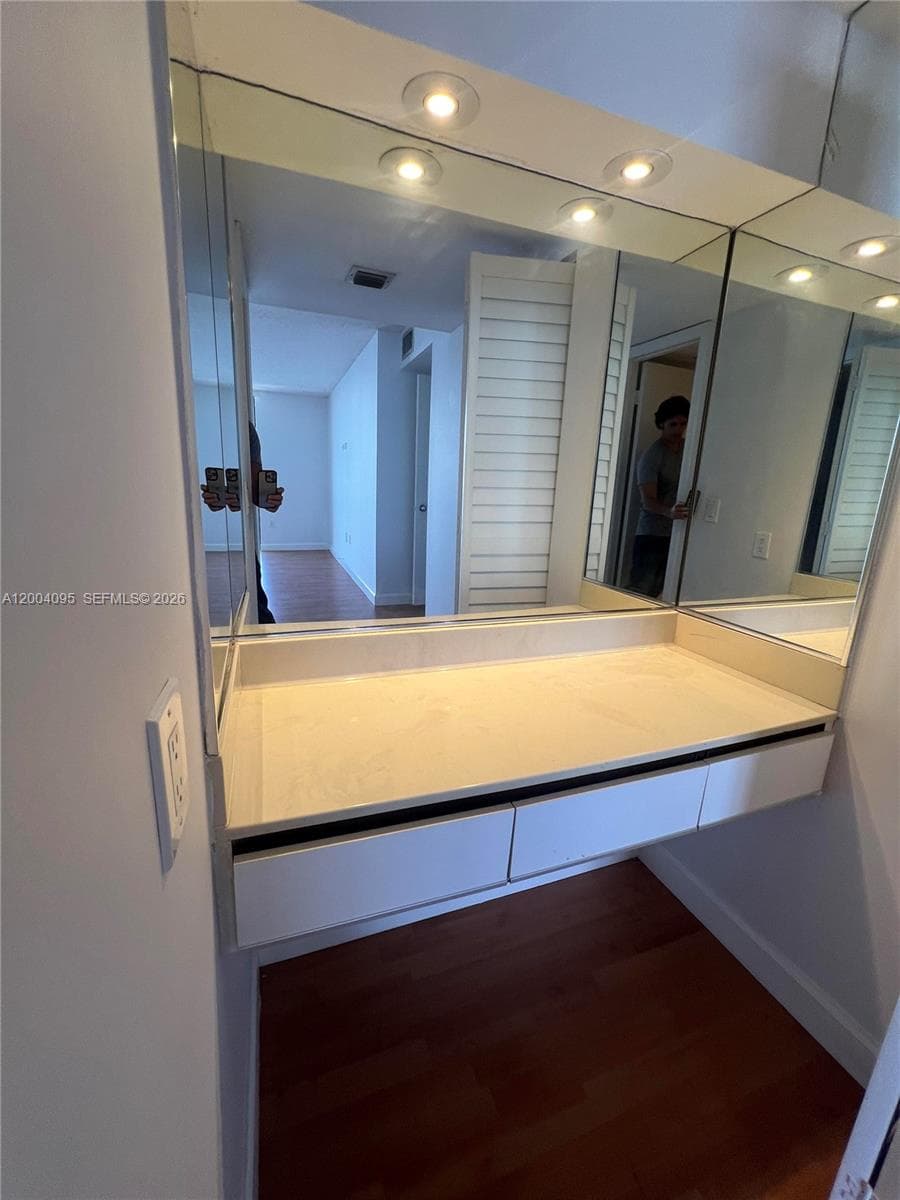 17500 Bay Rd S907 photo 20