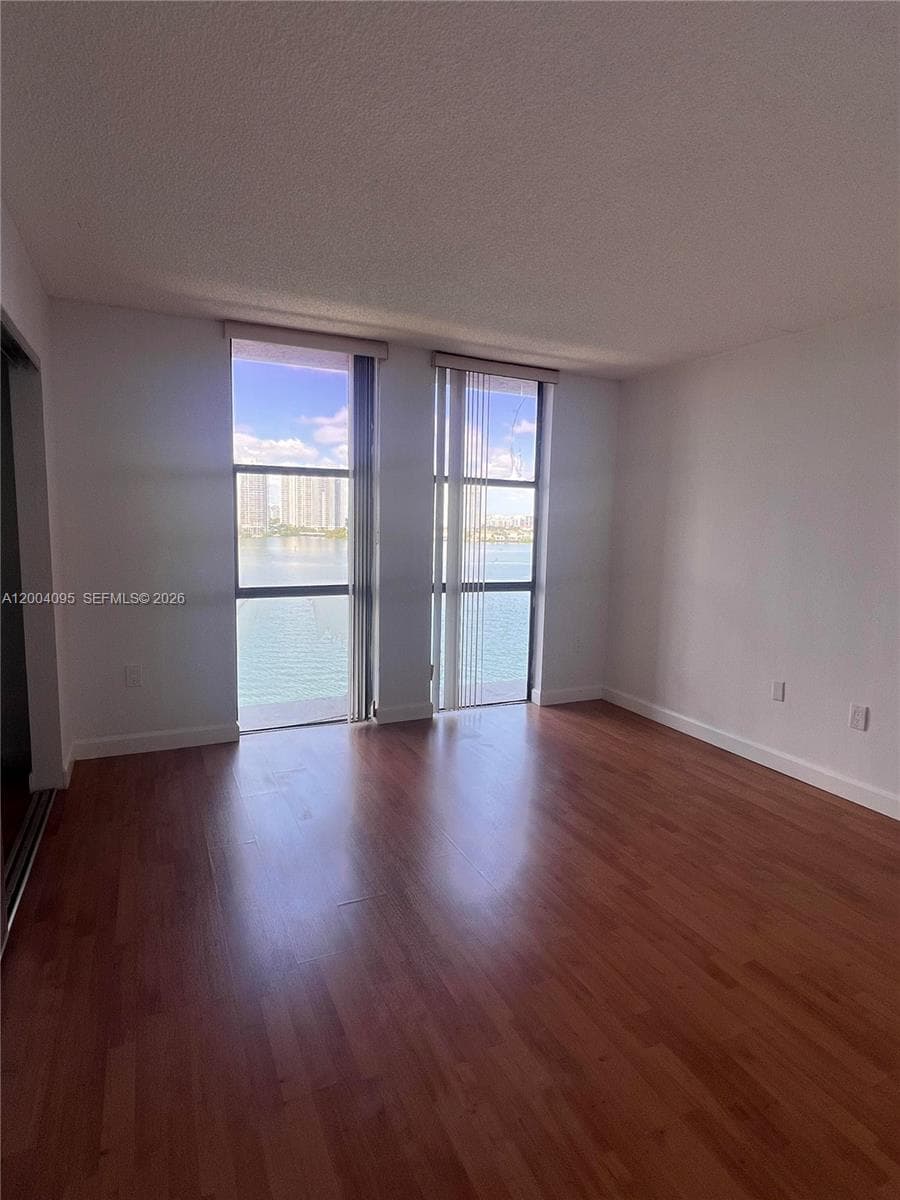 17500 Bay Rd S907 photo 15