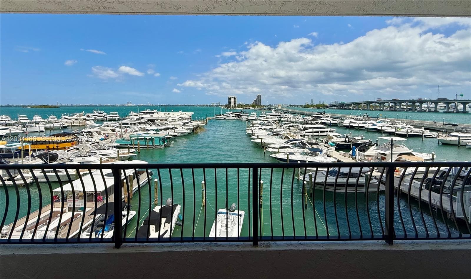 555 15th St 420 photo 2