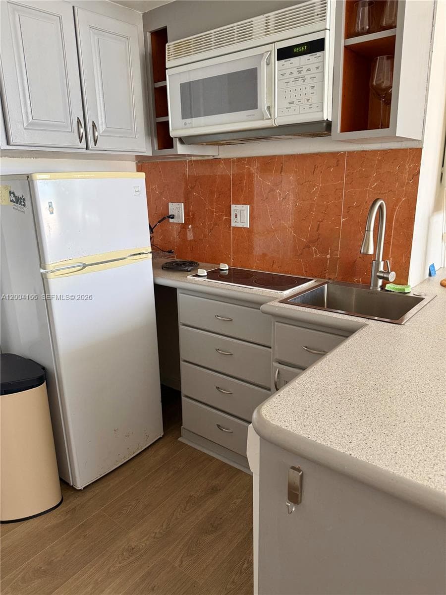 555 15th St 420 photo 6