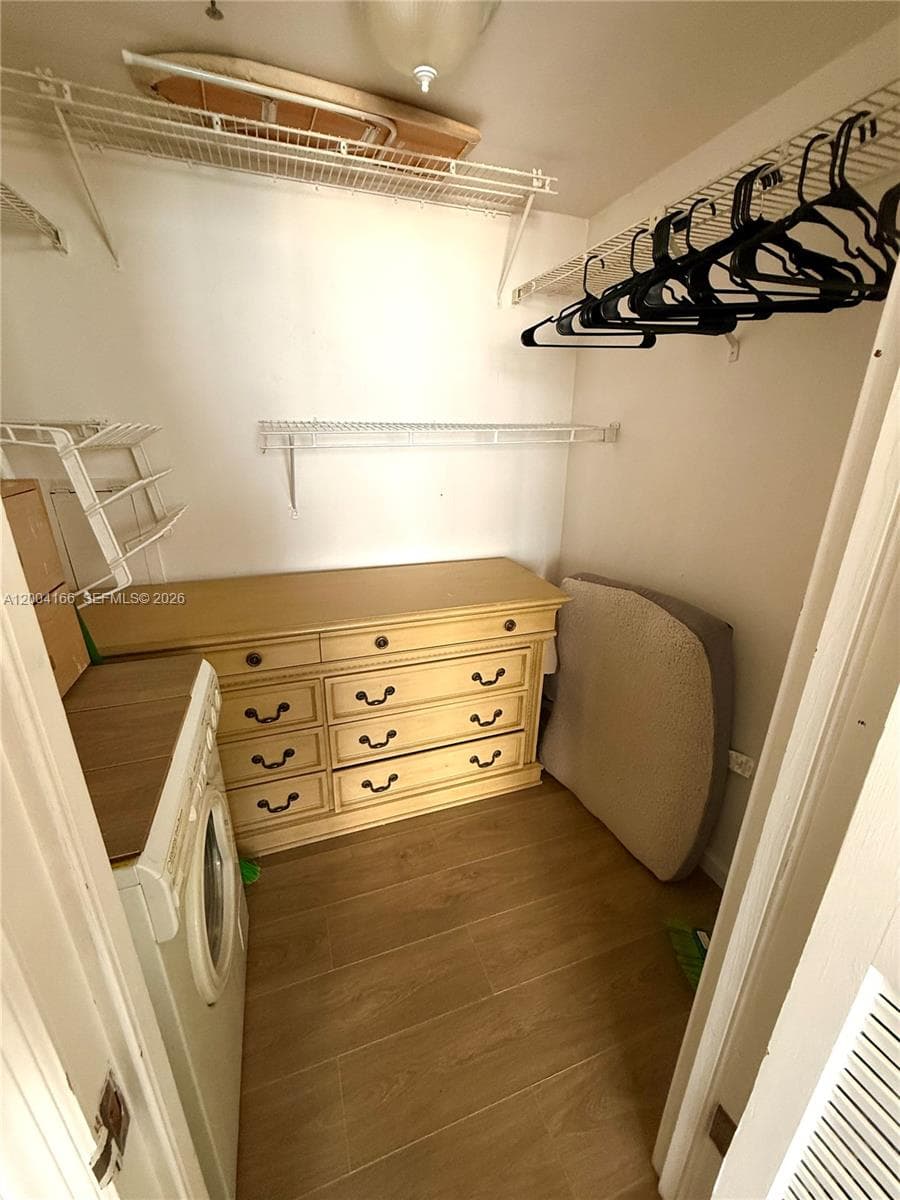 555 15th St 420 photo 13