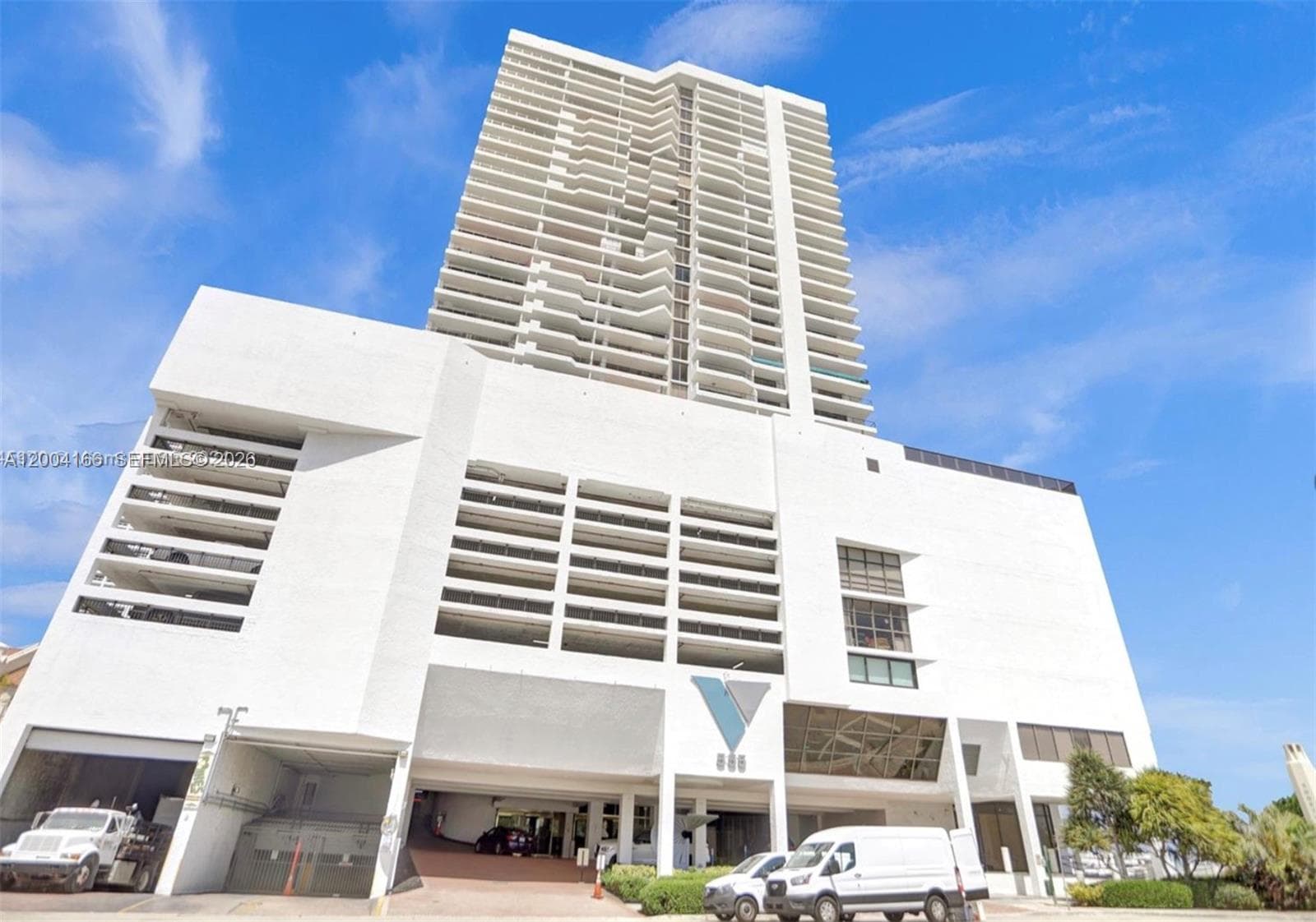 555 15th St 420 photo 17