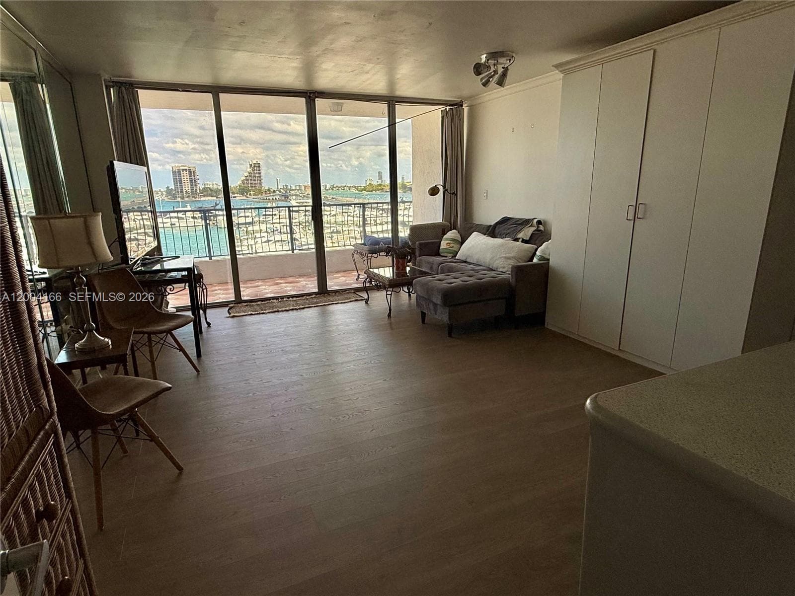 555 15th St 420 photo 5