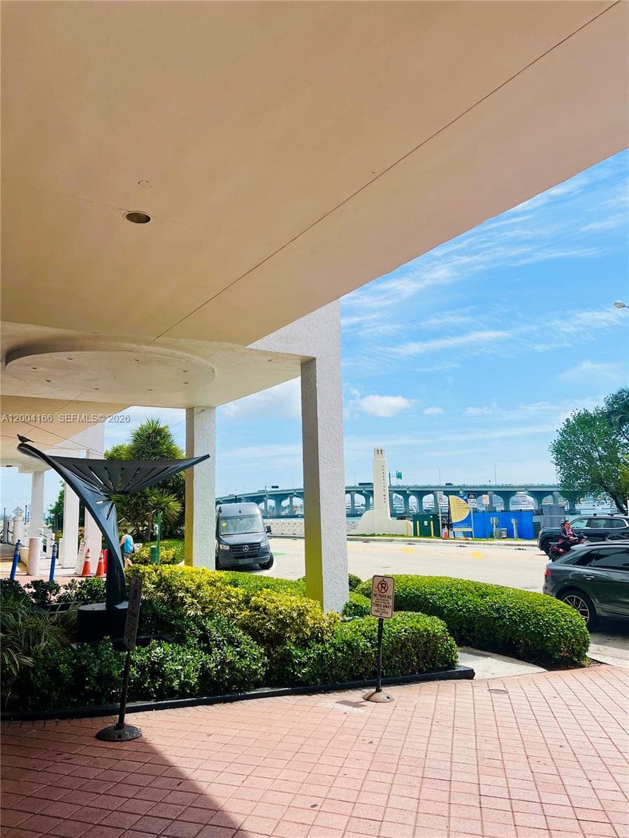 555 15th St 420 photo 20