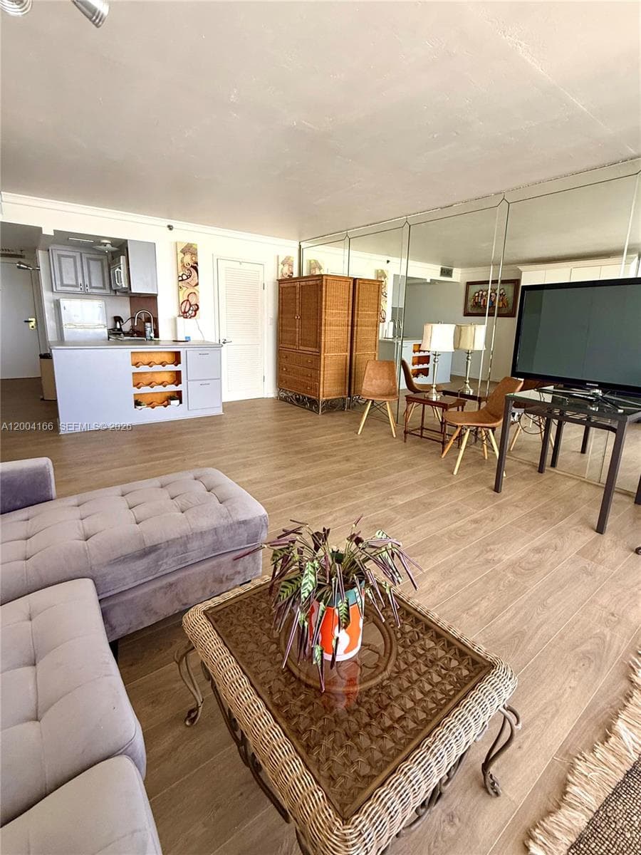 555 15th St 420 photo 10