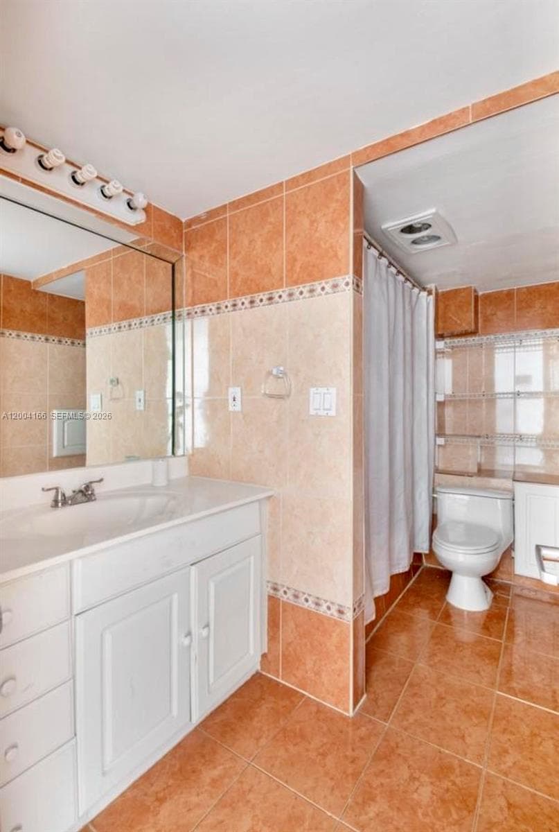 555 15th St 420 photo 8