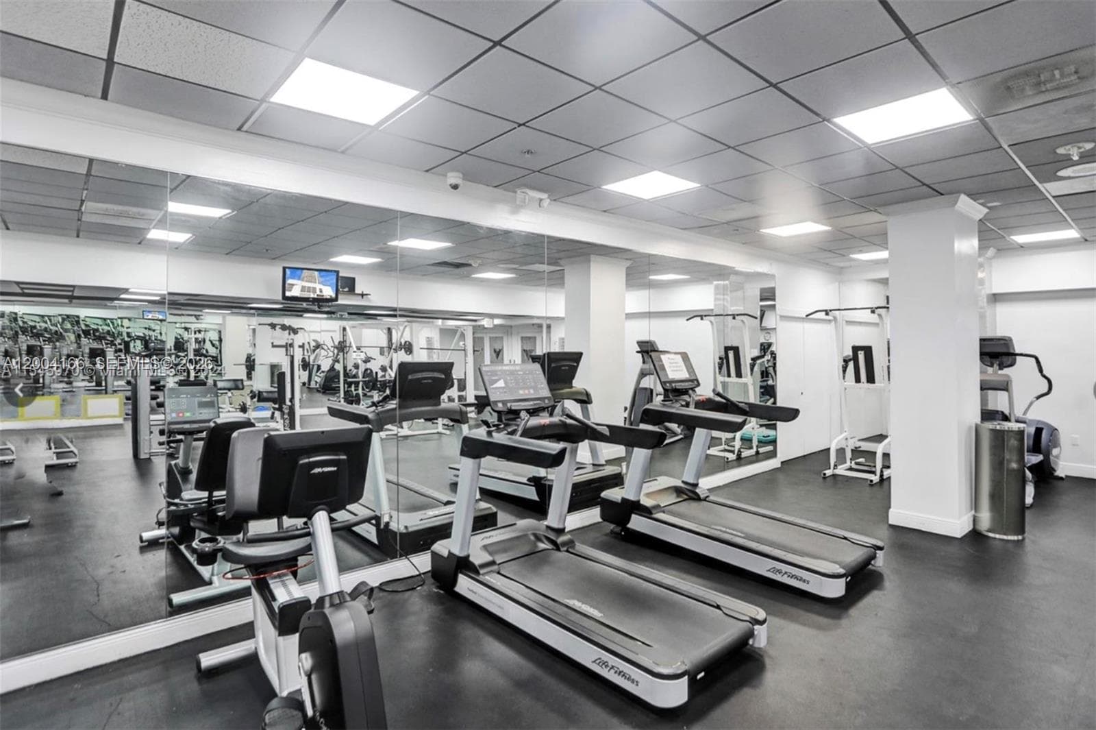 555 15th St 420 photo 25