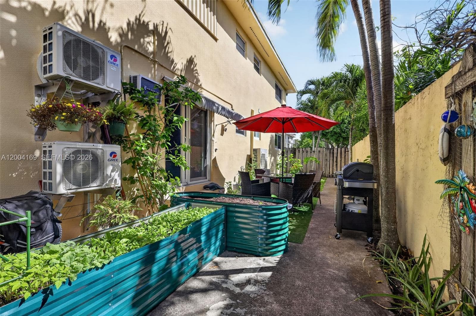 1820 Venice Park Dr 102 photo 22