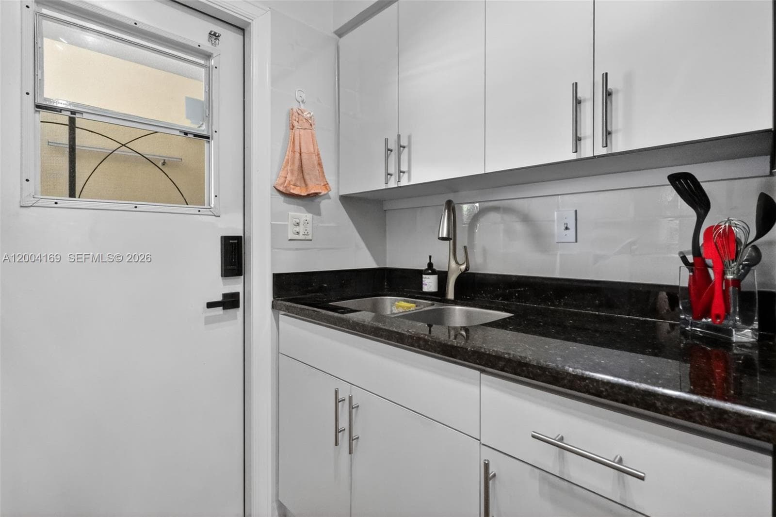 1820 Venice Park Dr 102 photo 5