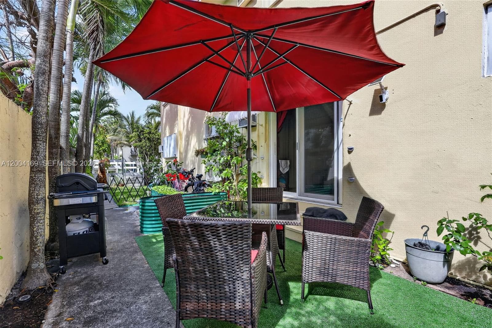 1820 Venice Park Dr 102 photo 24