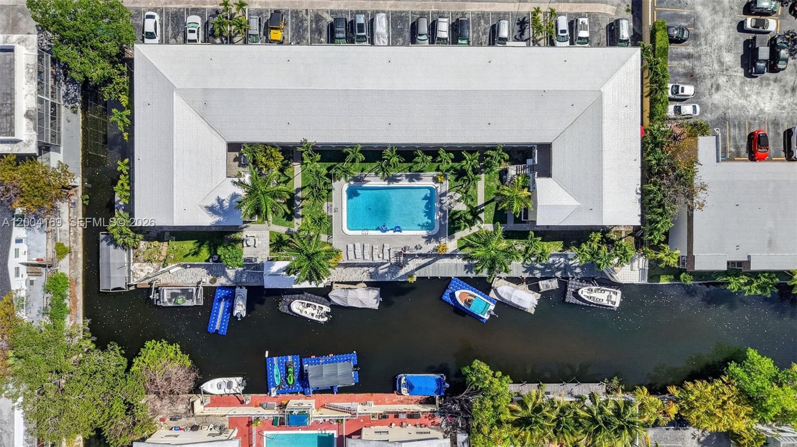 1820 Venice Park Dr 102 photo 4