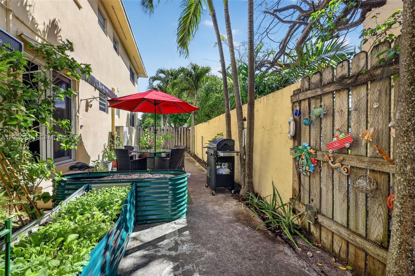 1820 Venice Park Dr 102 photo 21