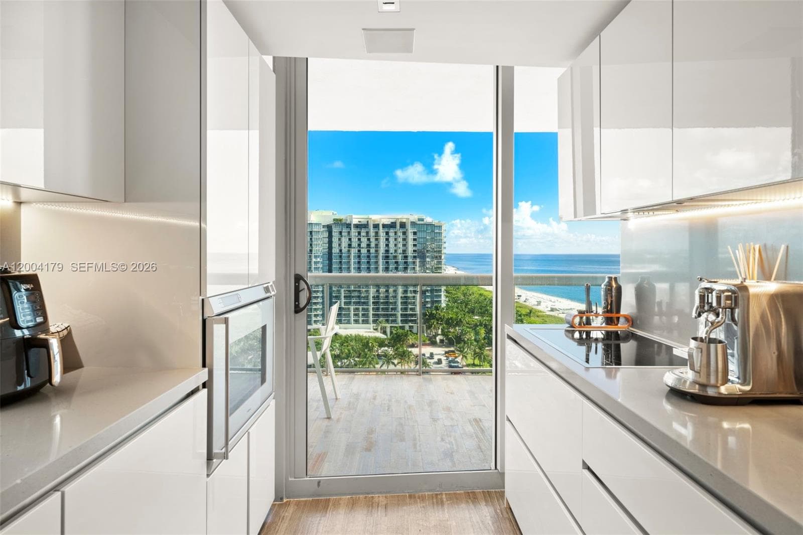 101 20th St 2007 photo 14