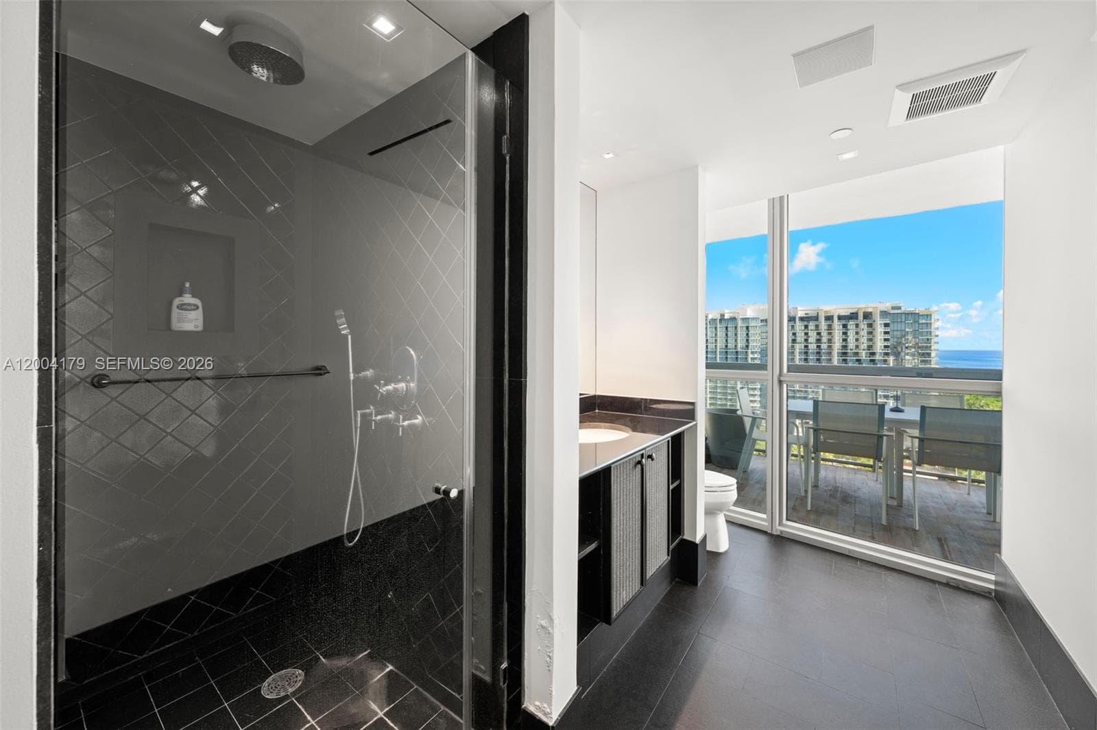 101 20th St 2007 photo 18