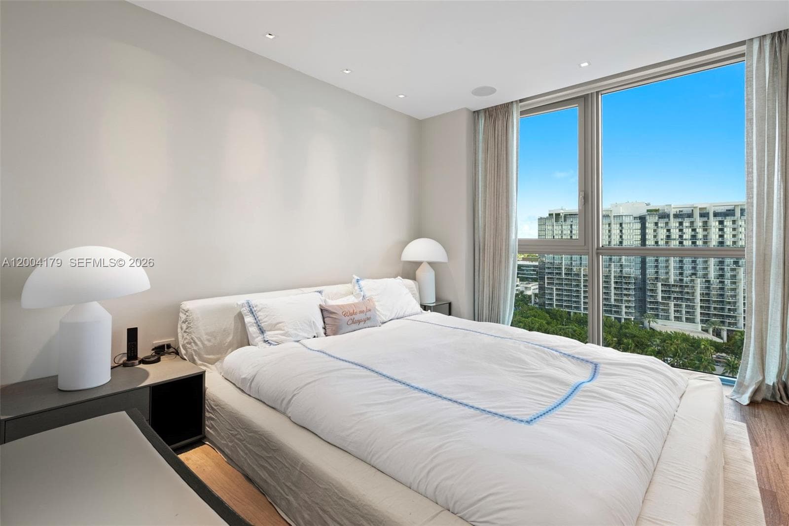 101 20th St 2007 photo 21