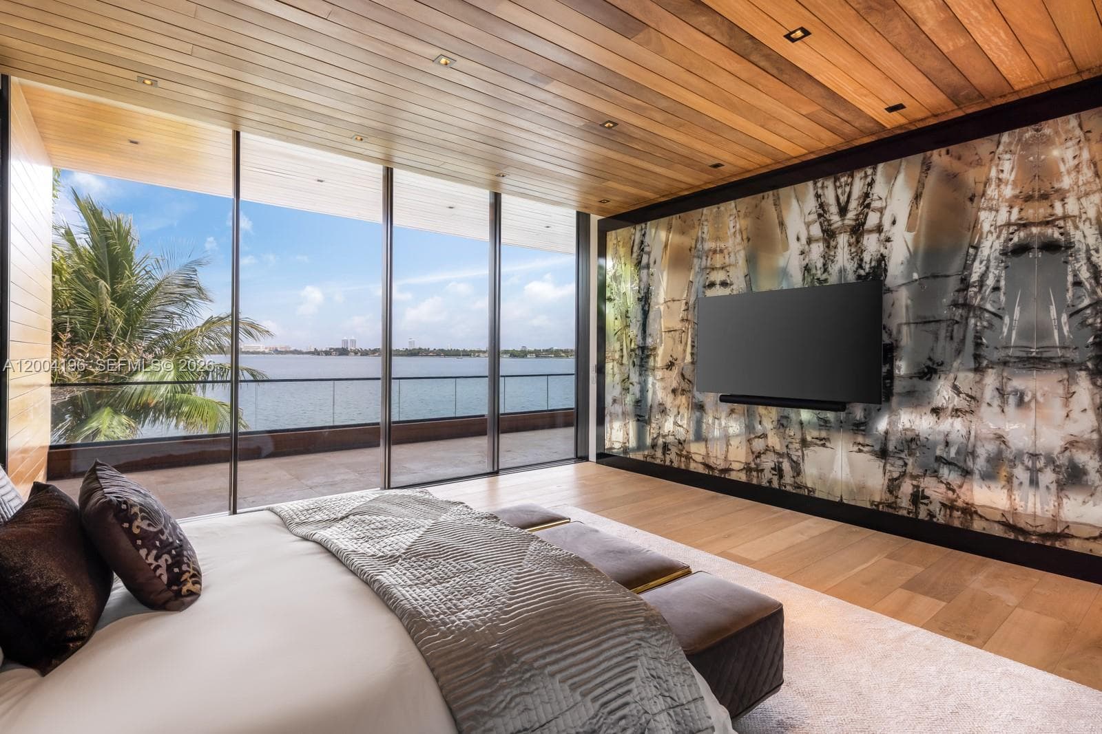 825 Dilido Dr photo 17