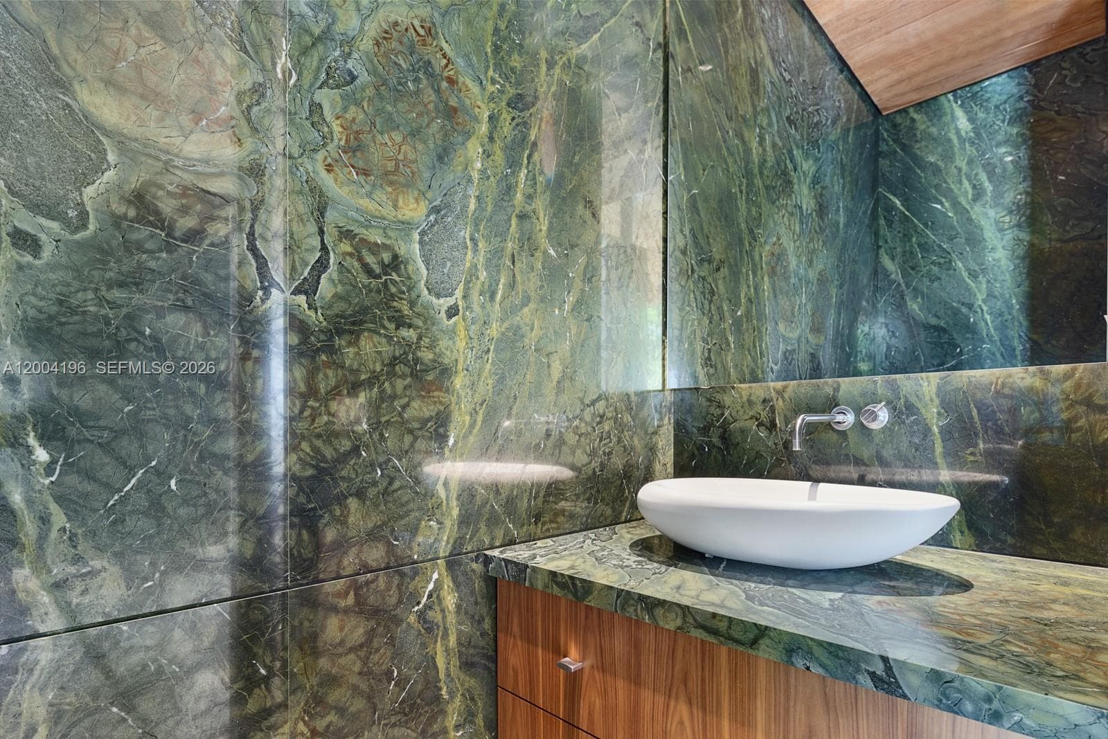 825 Dilido Dr photo 12