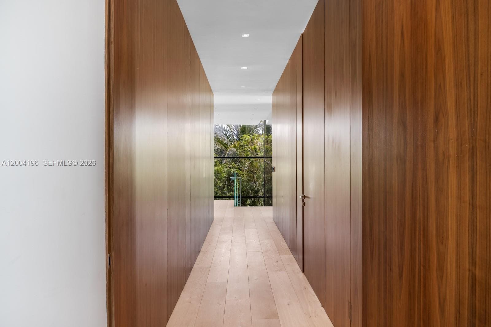 825 Dilido Dr photo 22