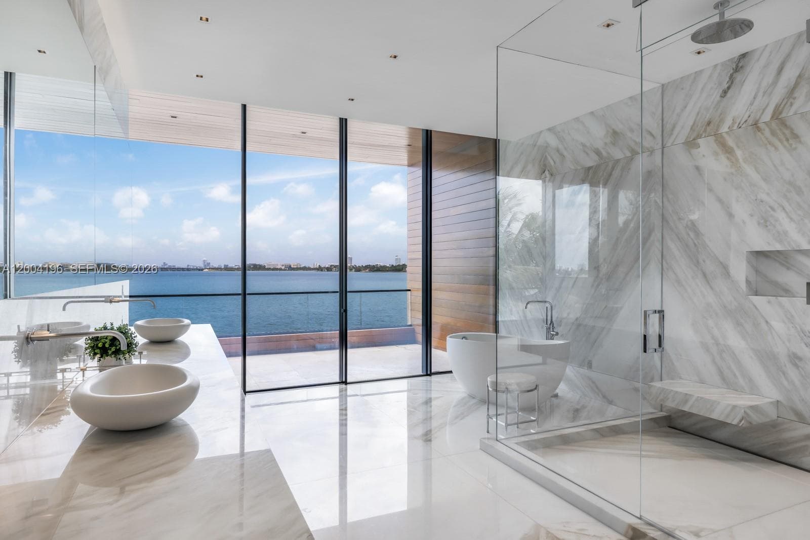 825 Dilido Dr photo 14