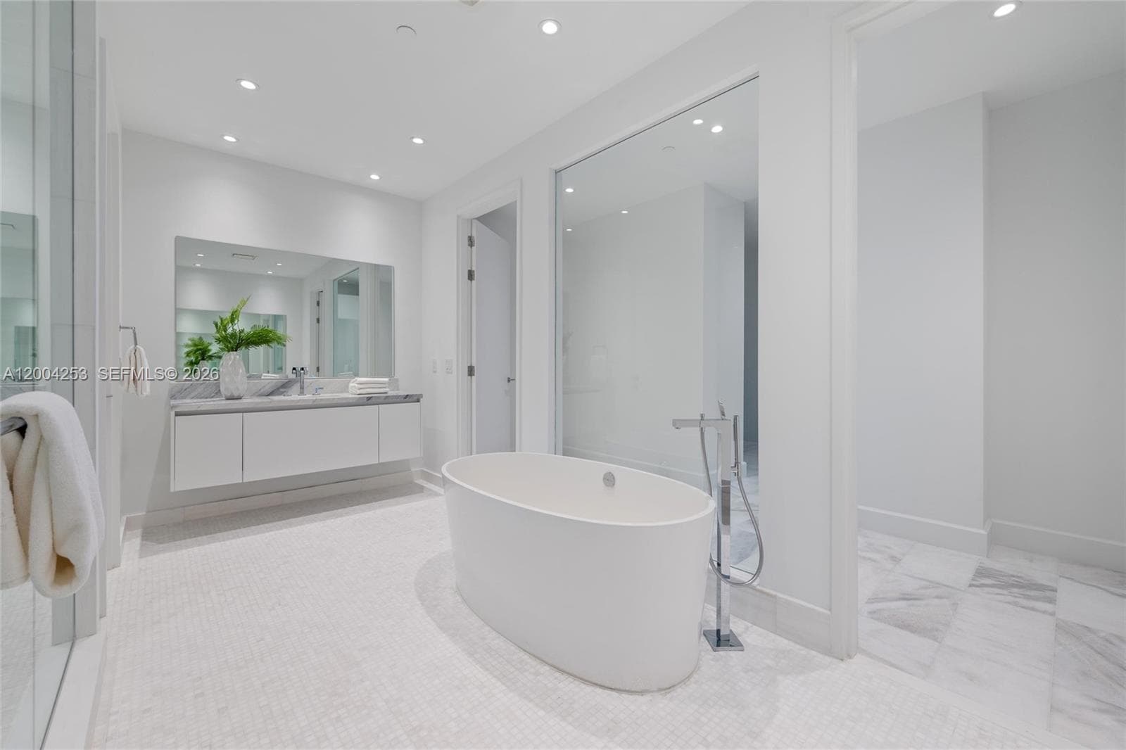 700 26th Ter TH-403 photo 23