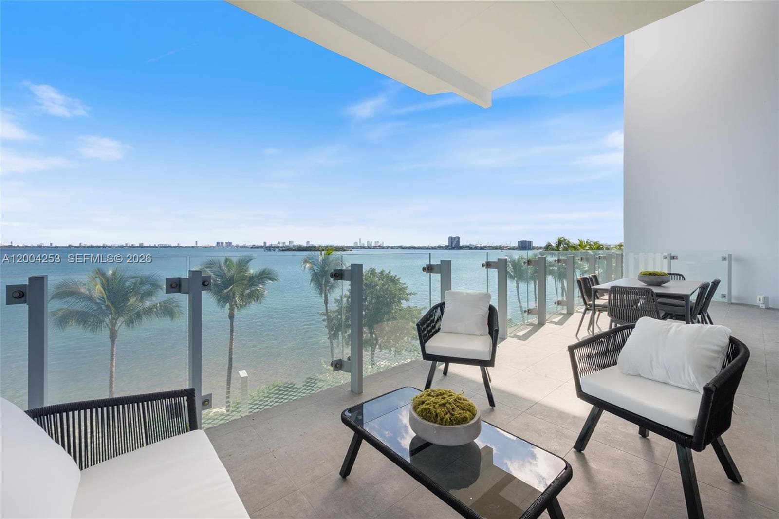 700 26th Ter TH-403 photo 13