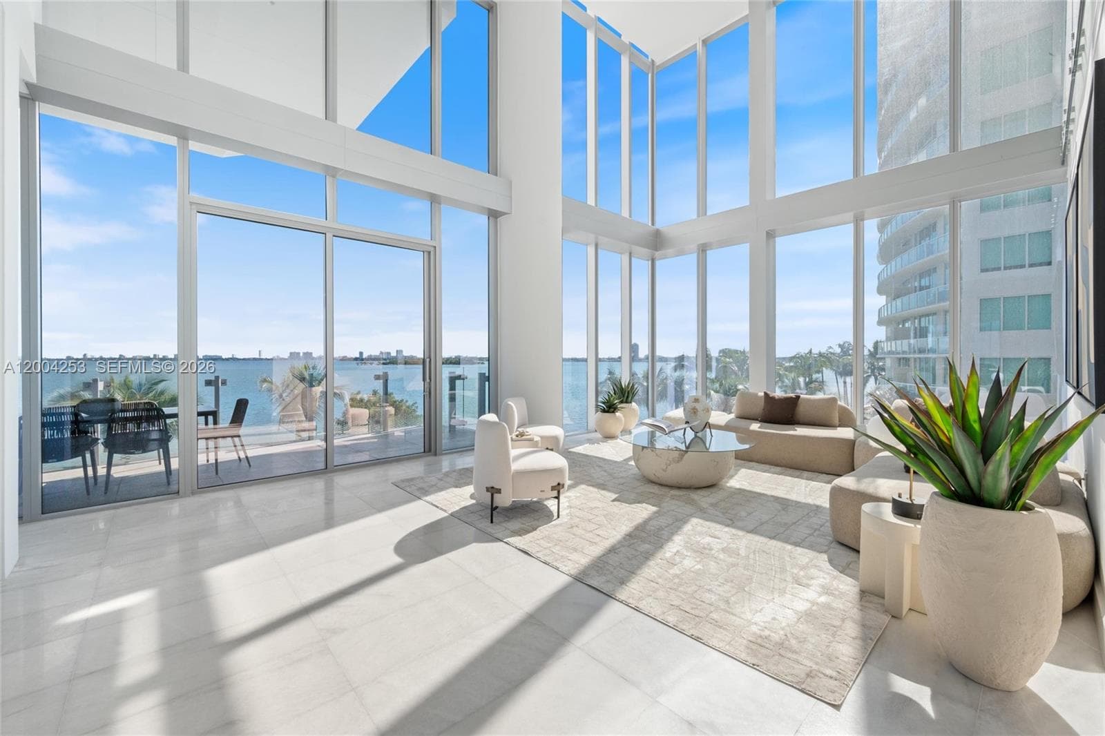 700 26th Ter TH-403 photo 1